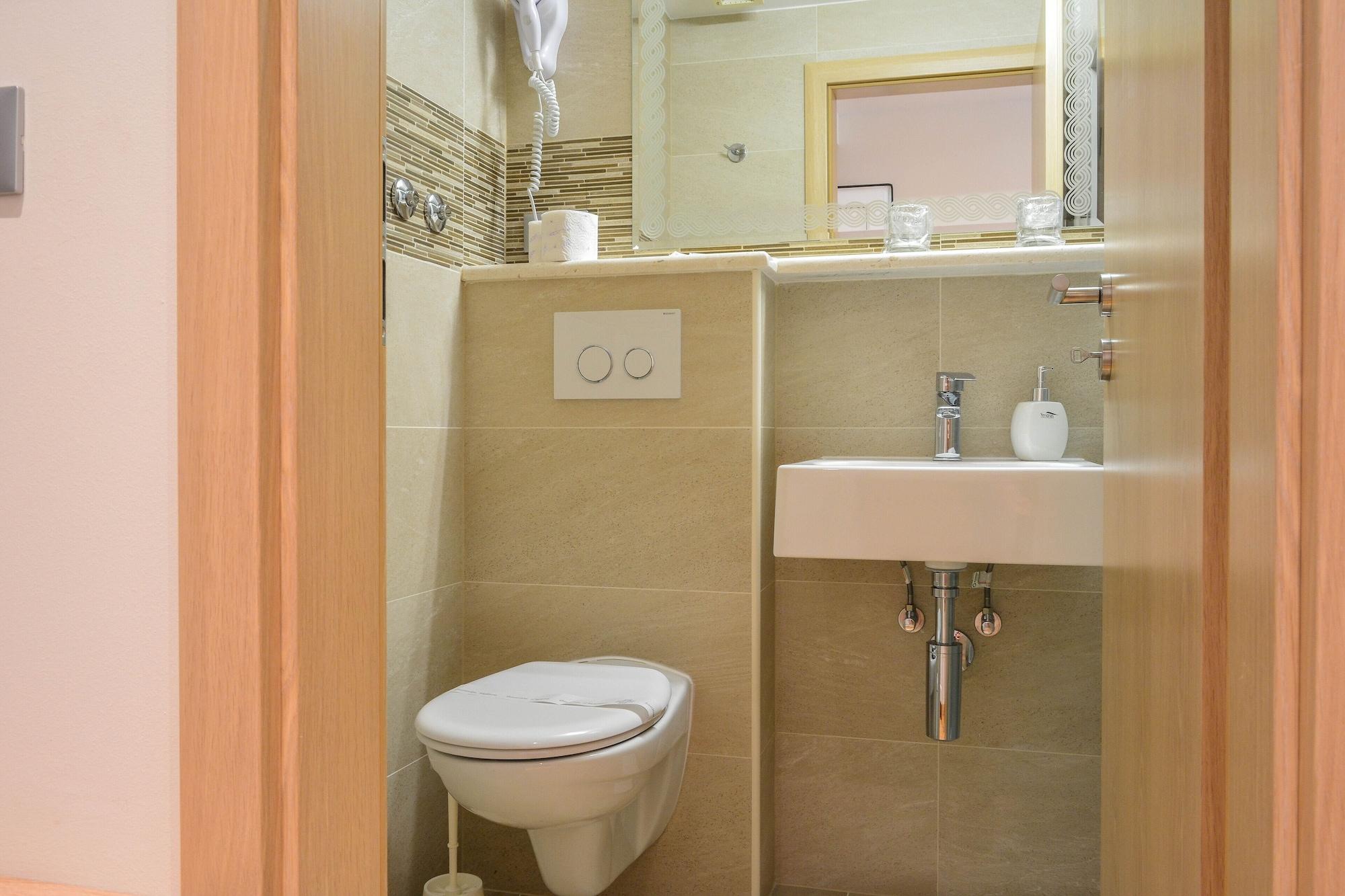 Kastel 1700 3*